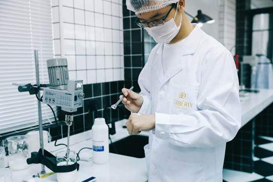 探訪法伯麗合作工廠 嚴(yán)苛標(biāo)準(zhǔn)打造值得信賴的產(chǎn)品